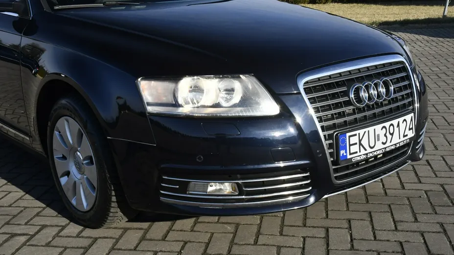 AUDI A6 -