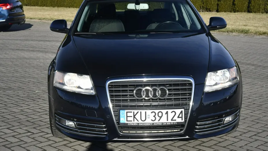 AUDI A6 -