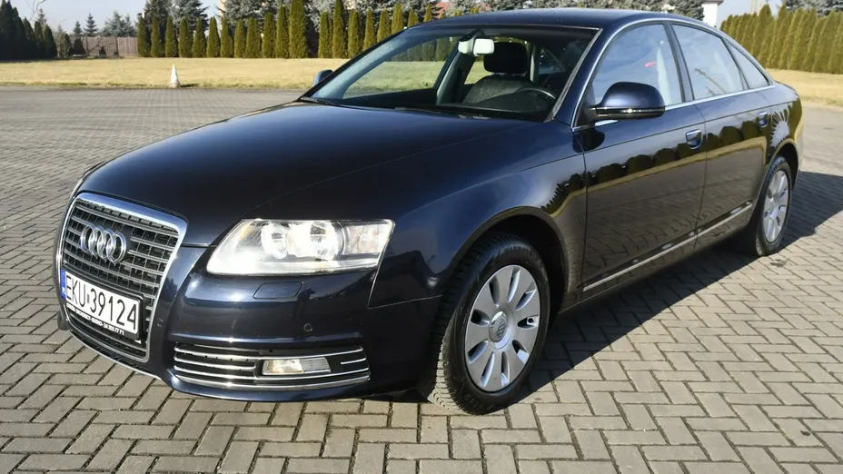 AUDI A6 -