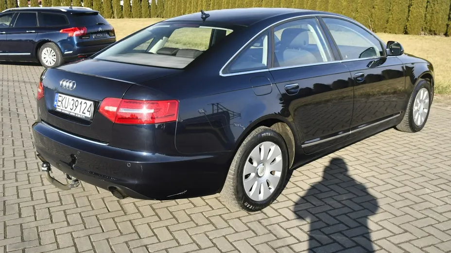 AUDI A6 -