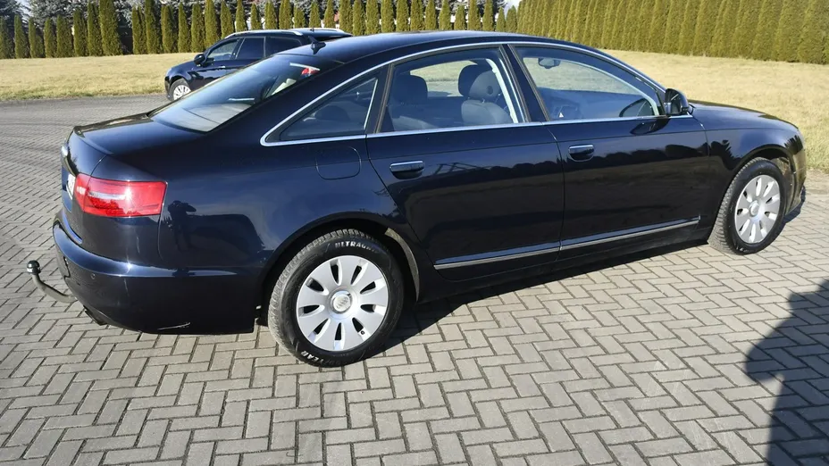 AUDI A6 -