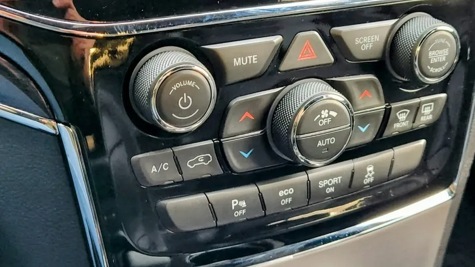 JEEP Grand Cherokee -