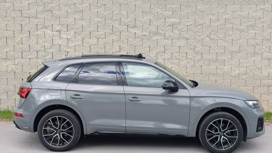 AUDI SQ5 -