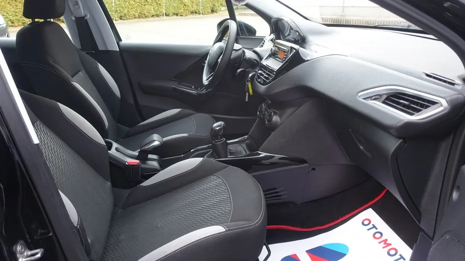 PEUGEOT 2008 -