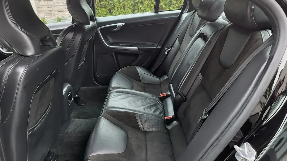 VOLVO S60 -