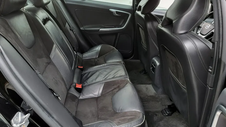 VOLVO S60 -