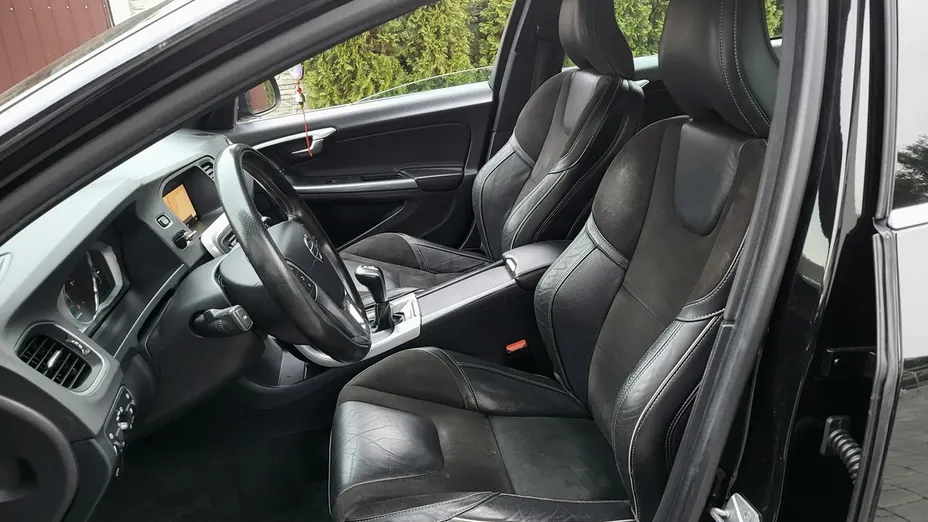 VOLVO S60 -