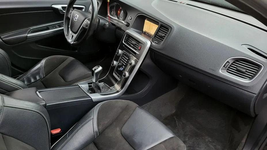 VOLVO S60 -