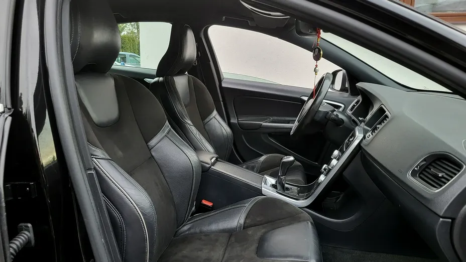 VOLVO S60 -
