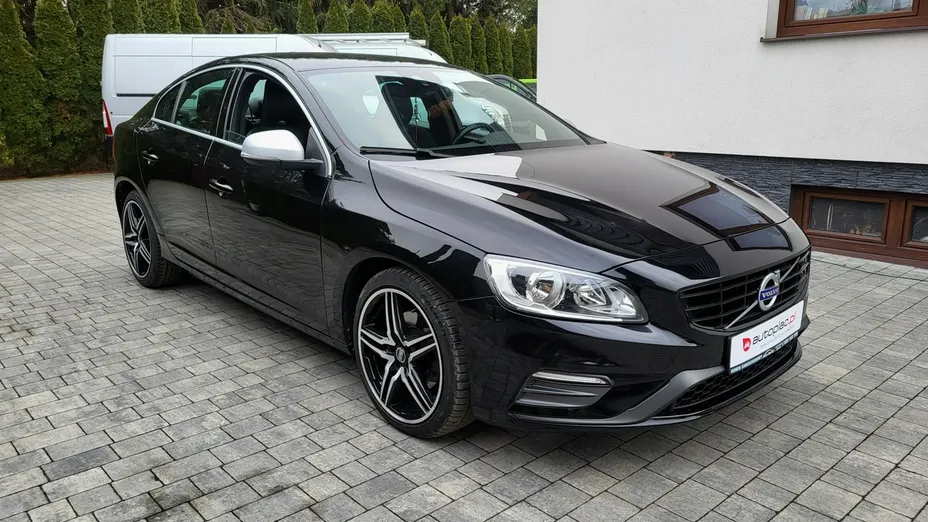 VOLVO S60 -