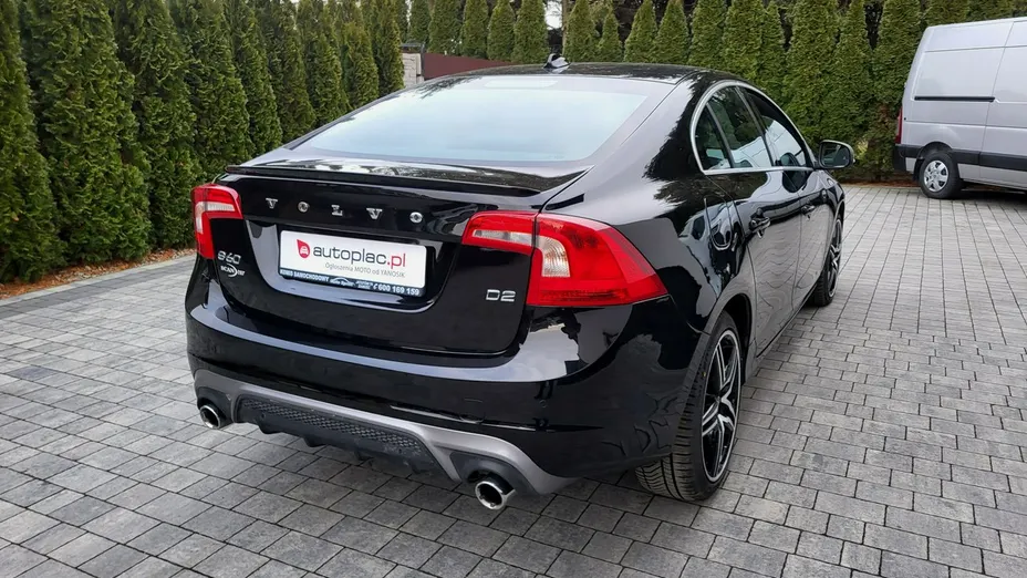 VOLVO S60 -