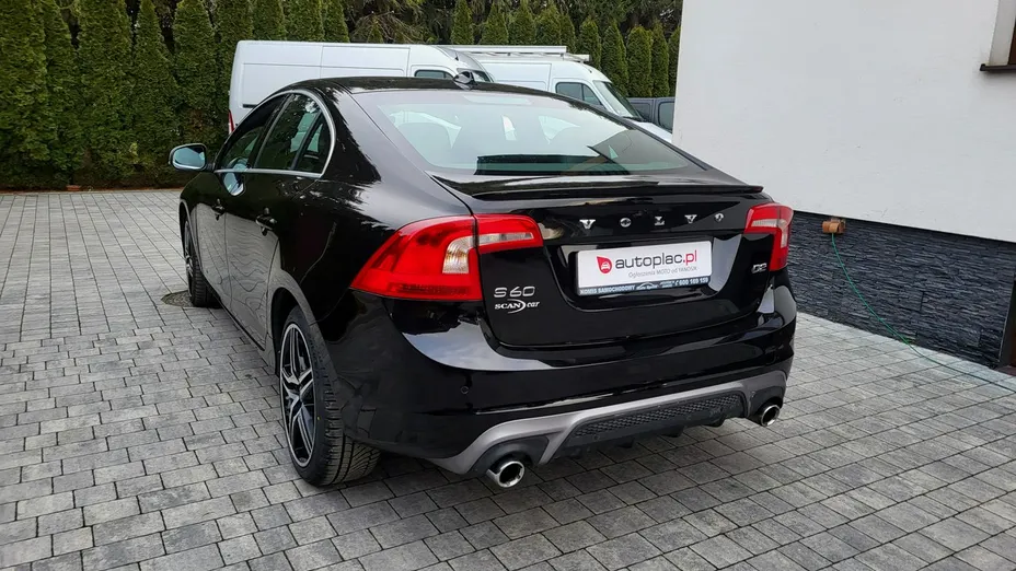 VOLVO S60 -