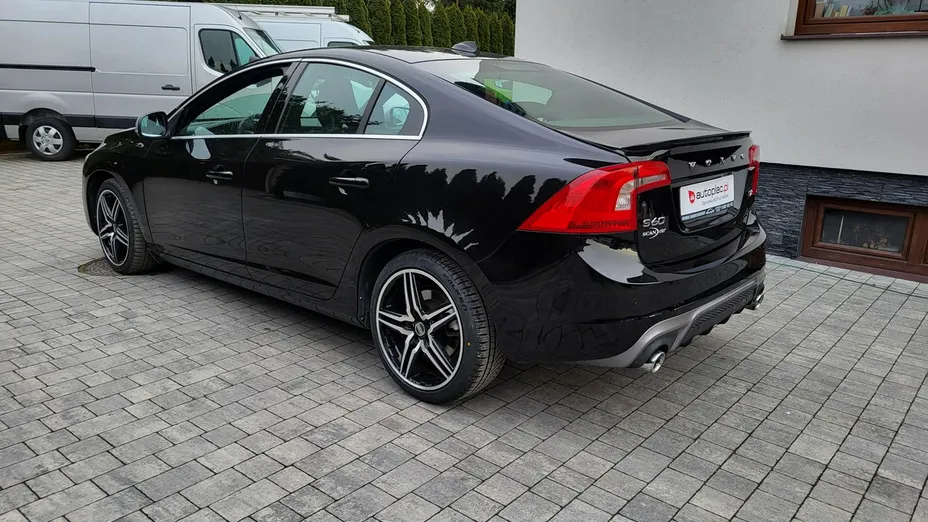 VOLVO S60 -