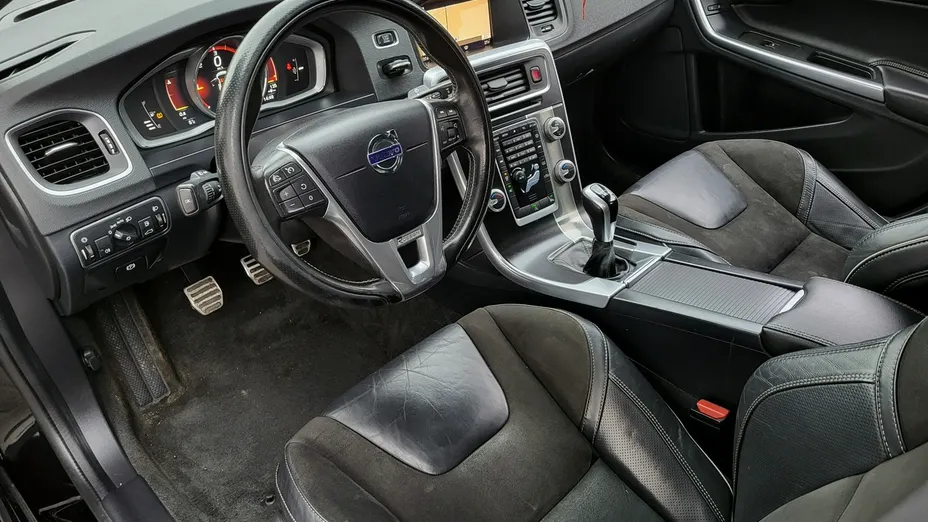 VOLVO S60 -
