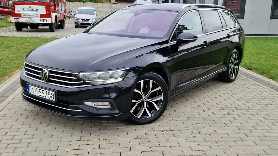 VOLKSWAGEN Passat -