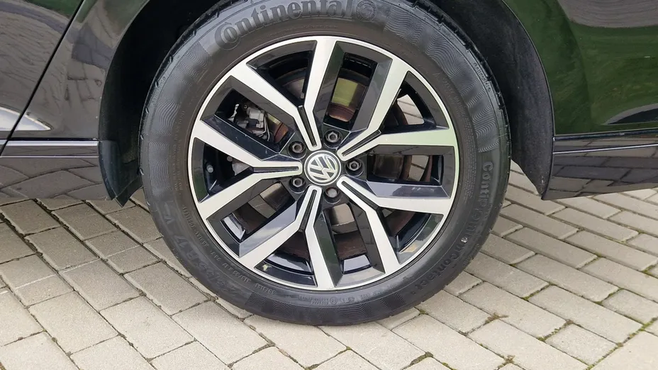 VOLKSWAGEN Passat -