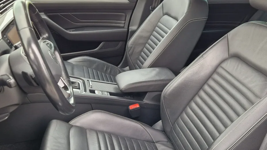 VOLKSWAGEN Passat -
