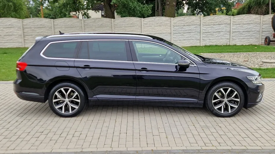 VOLKSWAGEN Passat -
