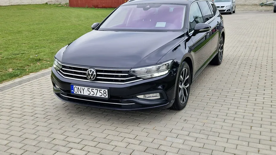 VOLKSWAGEN Passat -