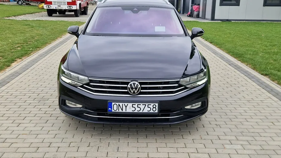 VOLKSWAGEN Passat -
