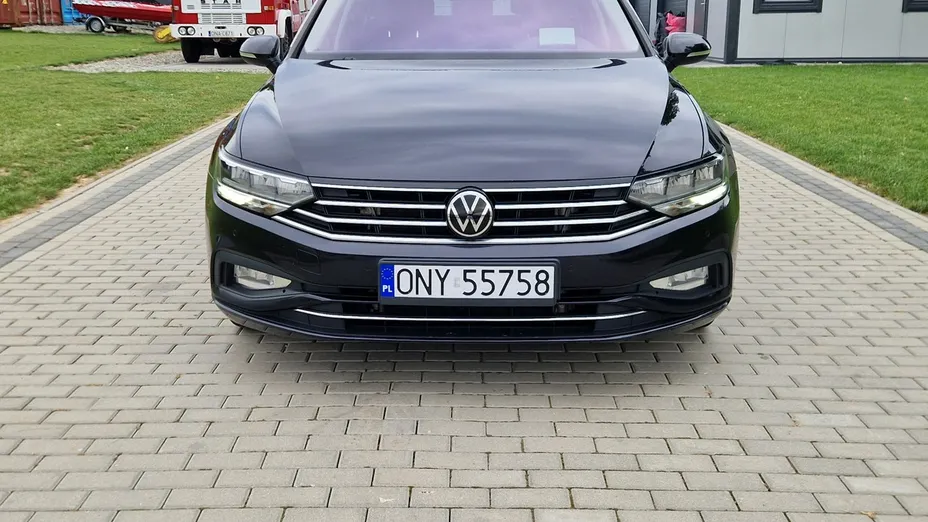 VOLKSWAGEN Passat -