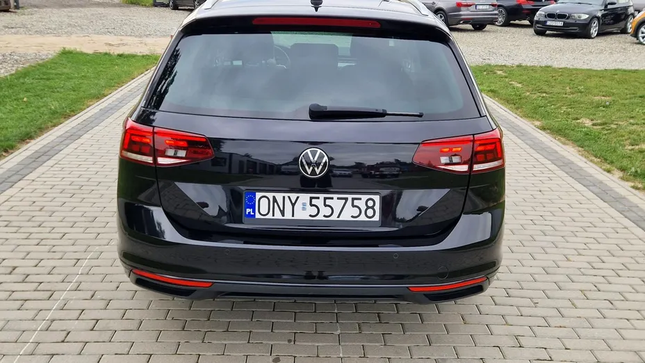 VOLKSWAGEN Passat -