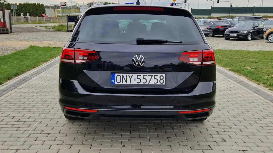 VOLKSWAGEN Passat -