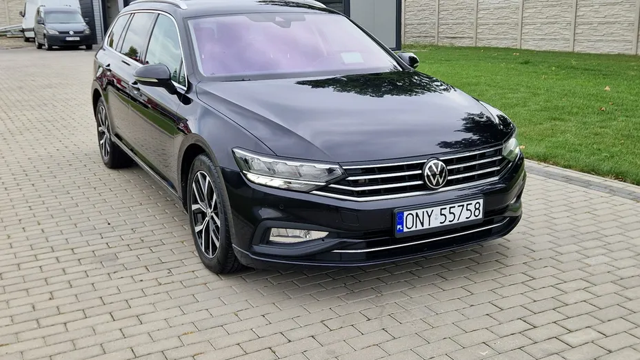 VOLKSWAGEN Passat -
