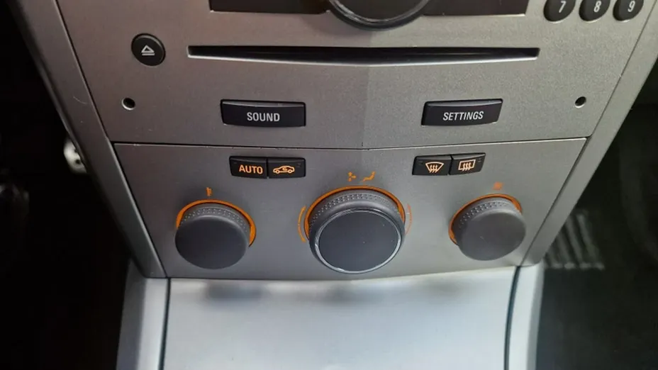 OPEL Astra -
