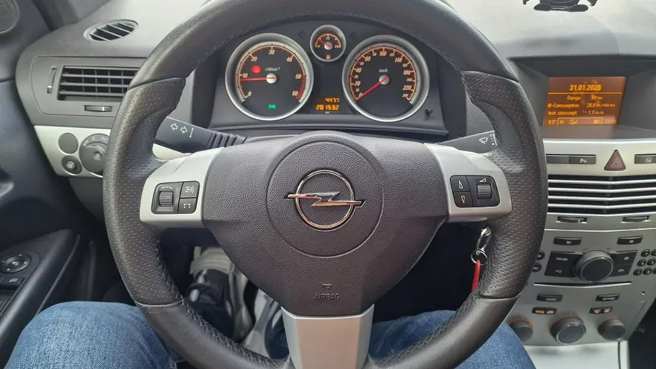 OPEL Astra -
