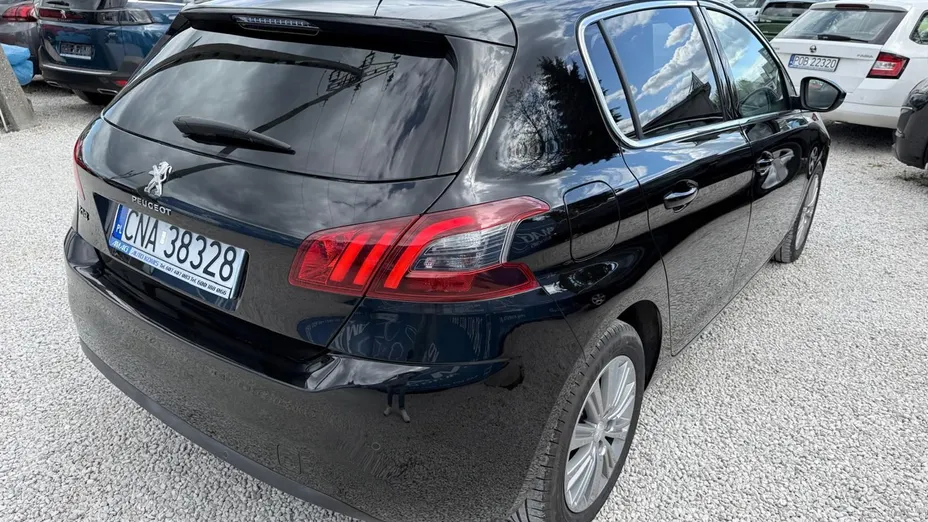 PEUGEOT 308 -
