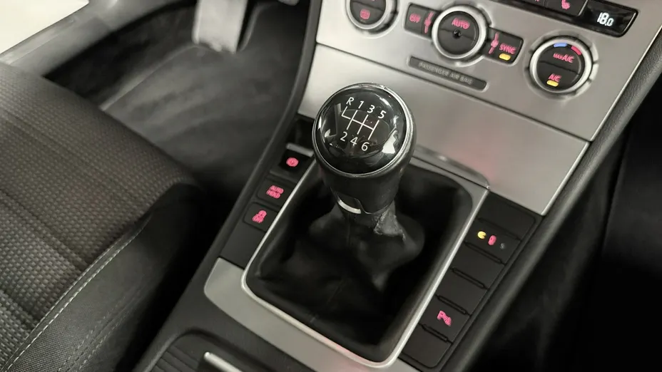 VOLKSWAGEN CC -