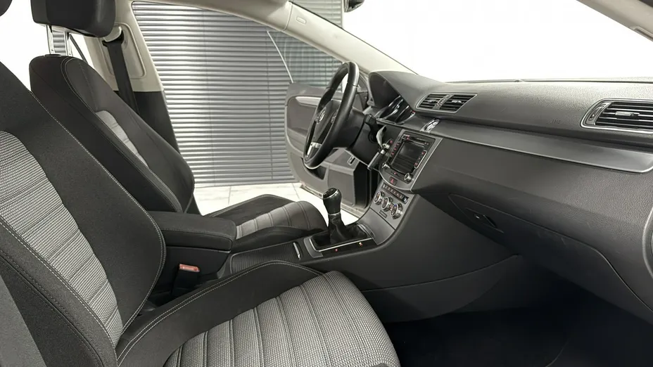VOLKSWAGEN CC -
