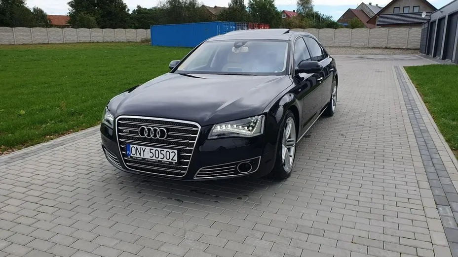 AUDI A8 -