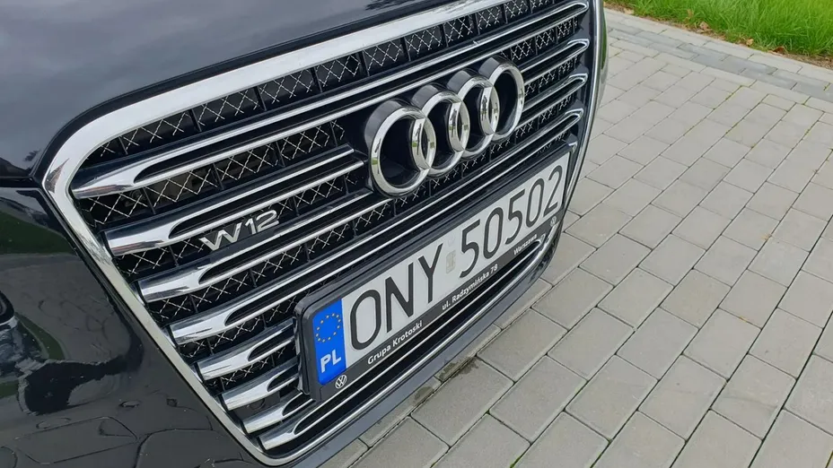 AUDI A8 -