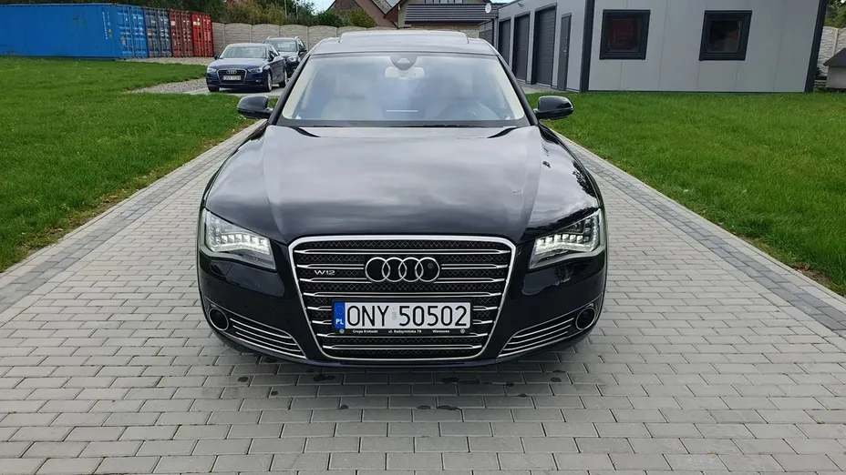 AUDI A8 -