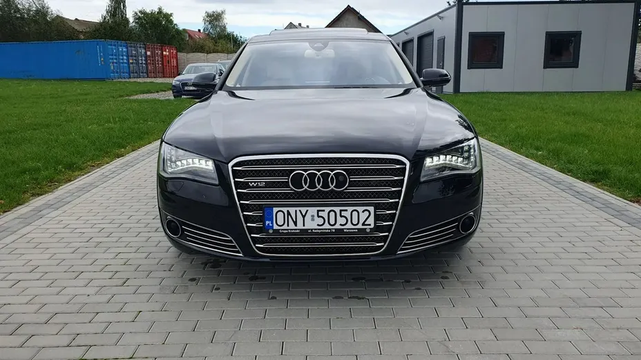 AUDI A8 -
