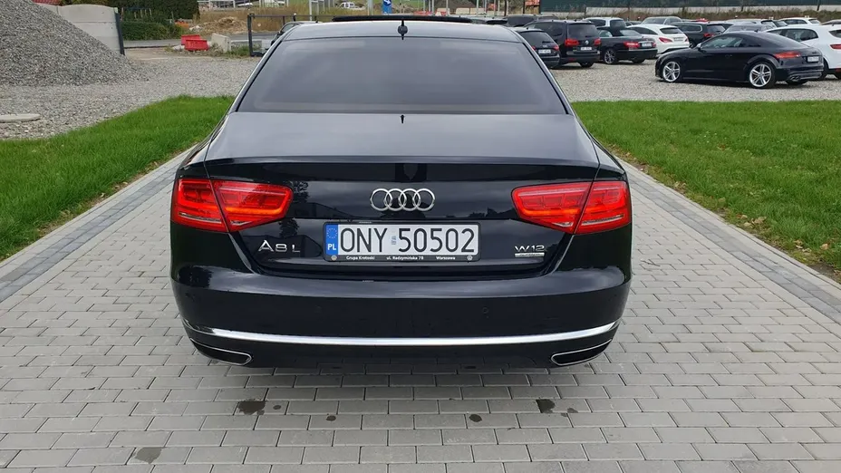 AUDI A8 -