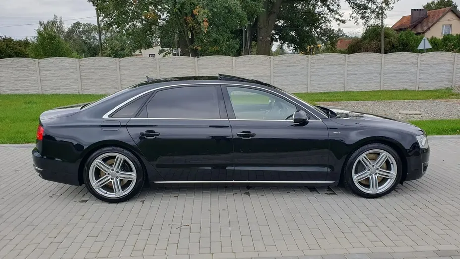 AUDI A8 -
