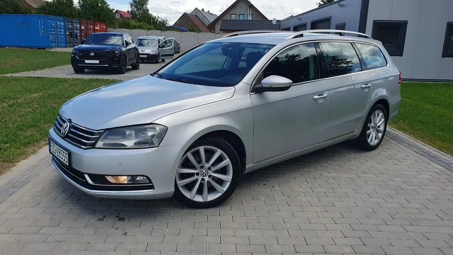 VOLKSWAGEN Passat -