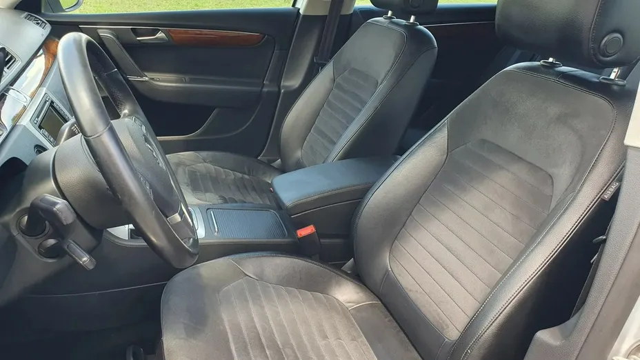 VOLKSWAGEN Passat -