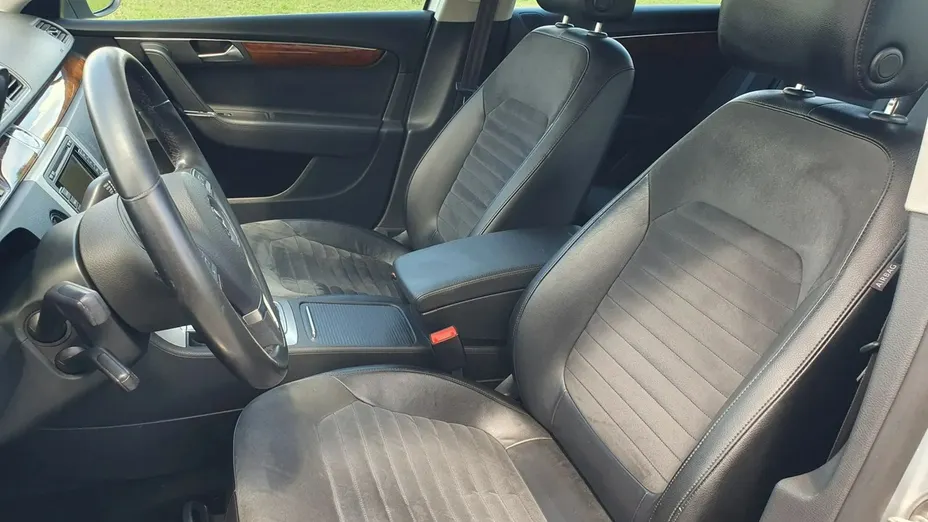VOLKSWAGEN Passat -
