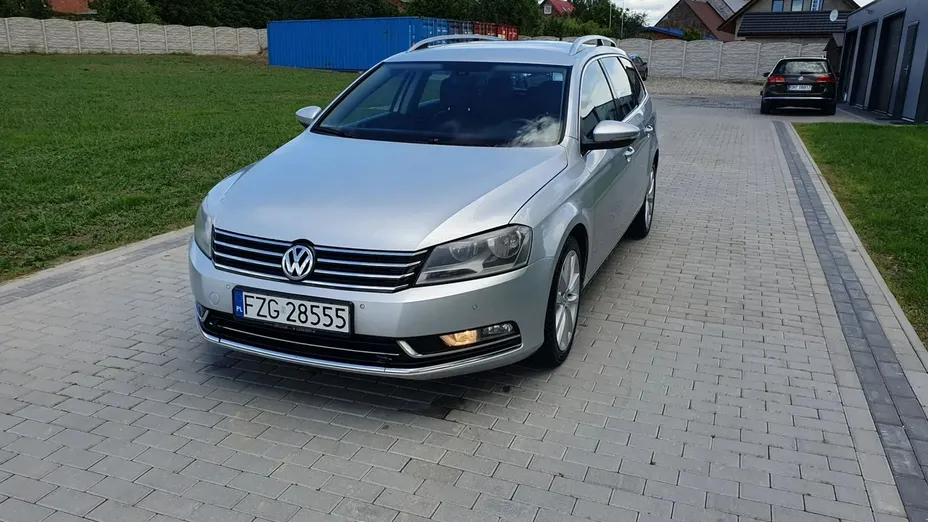 VOLKSWAGEN Passat -