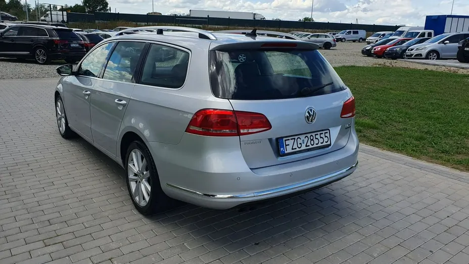 VOLKSWAGEN Passat -