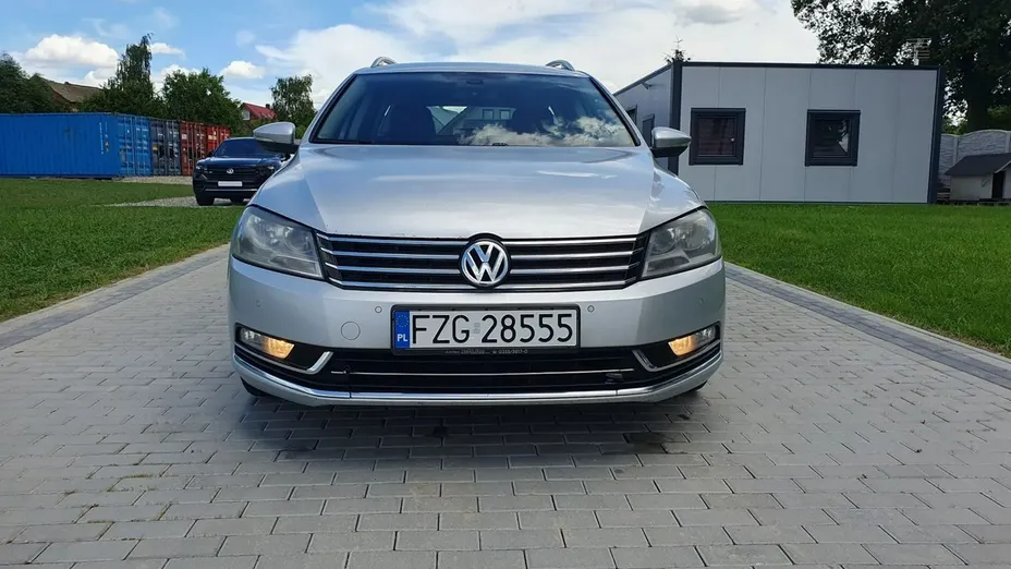 VOLKSWAGEN Passat -