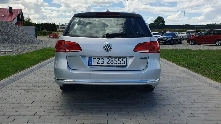 VOLKSWAGEN Passat -