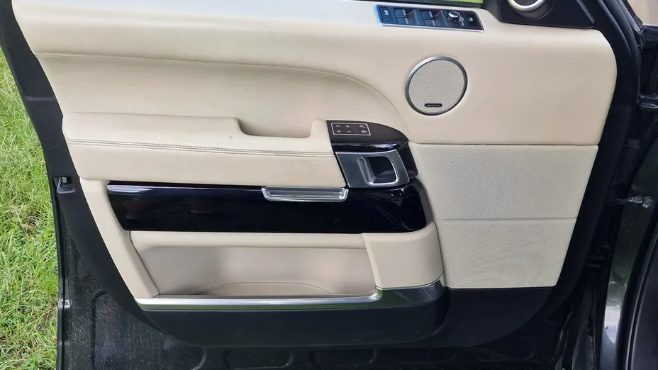 LAND ROVER Range Rover -