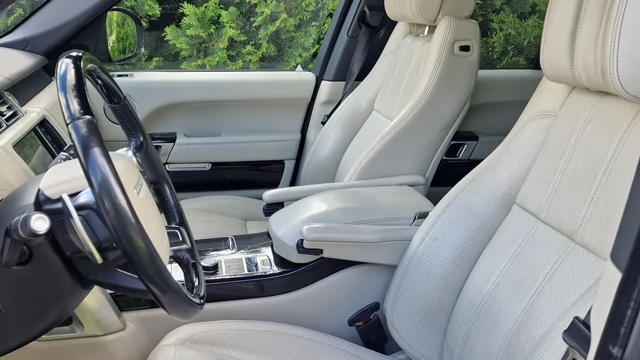 LAND ROVER Range Rover -