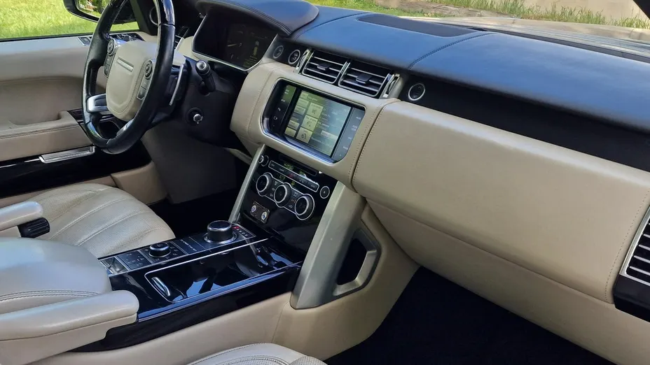 LAND ROVER Range Rover -