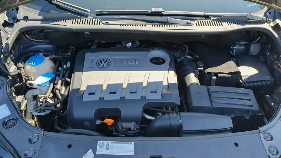 VOLKSWAGEN Touran -